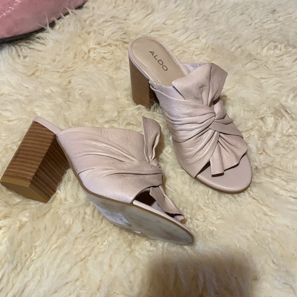 New Aldo pink leather shoes